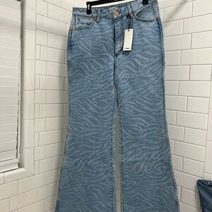 Wrangler Wanderer - tiger stripe Light Blue Patterned Flare Jeans